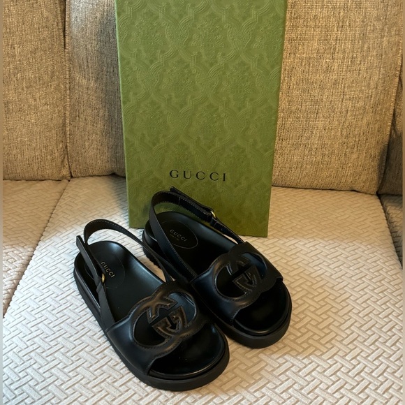 đź’—Authentic Gucci Cosmos Softy Leather Sandal. In excellent condition! - Picture 2 of 11